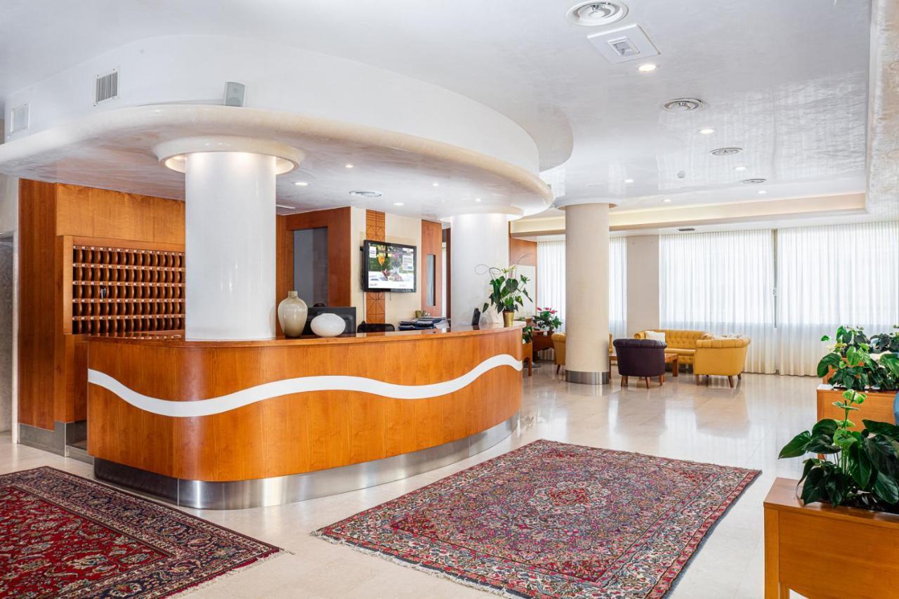 Hotel Palace Bibione Exterior photo