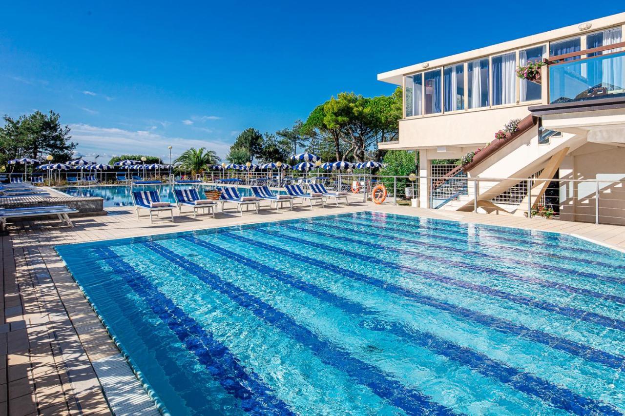 Hotel Palace Bibione Exterior photo