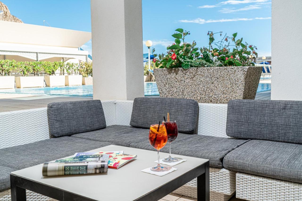 Hotel Palace Bibione Exterior photo