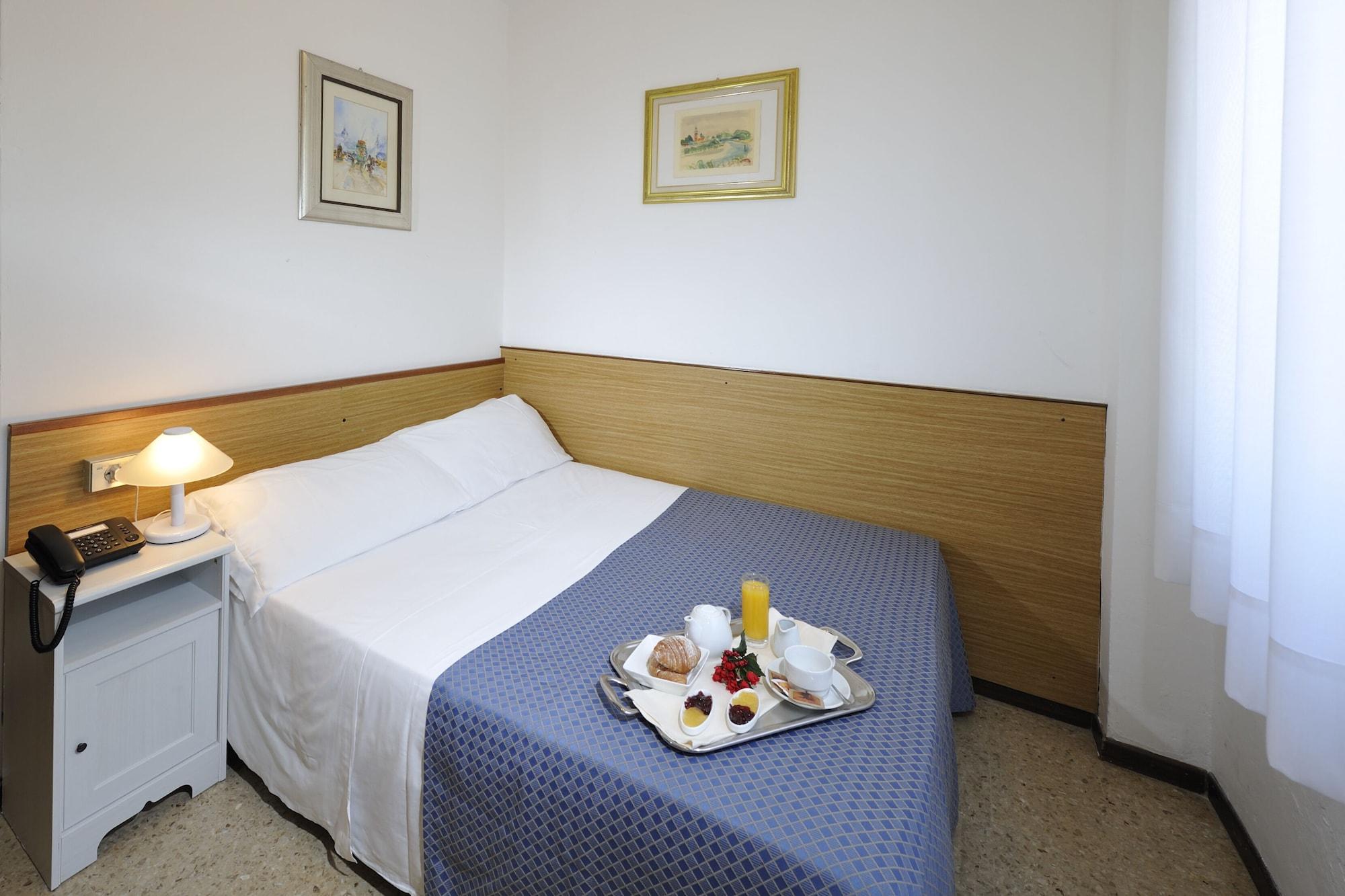 Hotel Palace Bibione Exterior photo