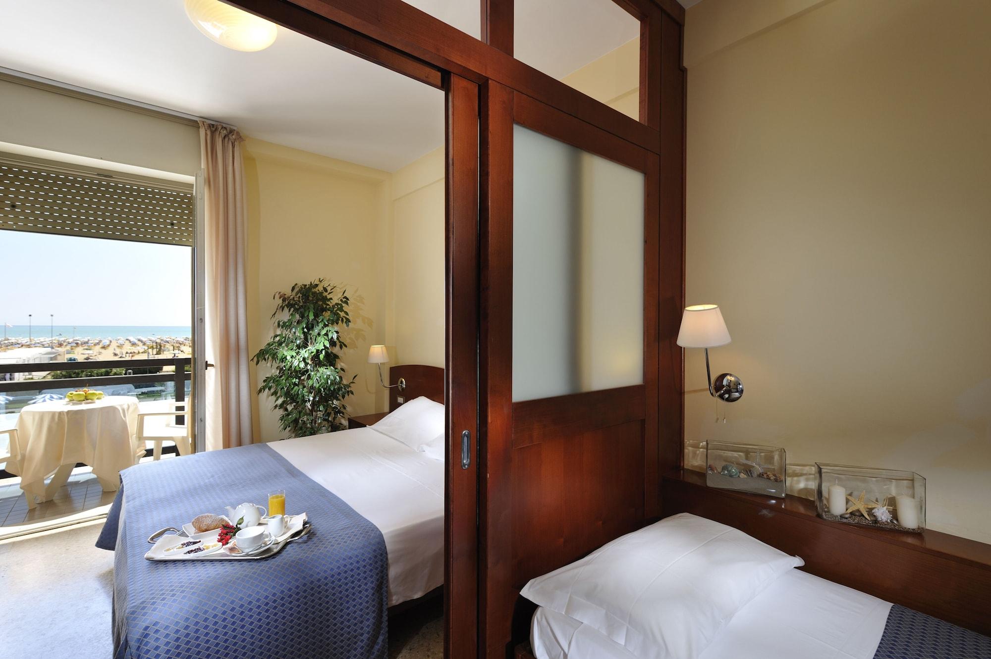 Hotel Palace Bibione Exterior photo