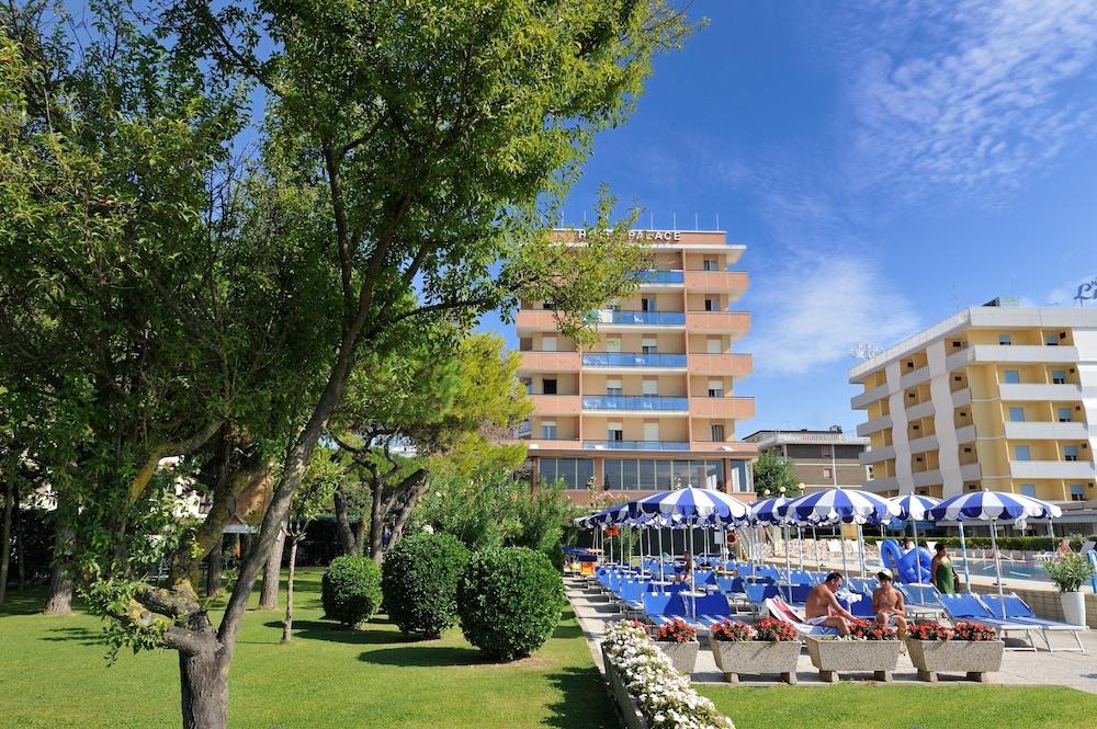 Hotel Palace Bibione Exterior photo