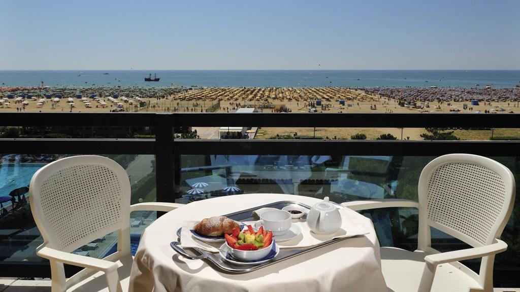 Hotel Palace Bibione Exterior photo