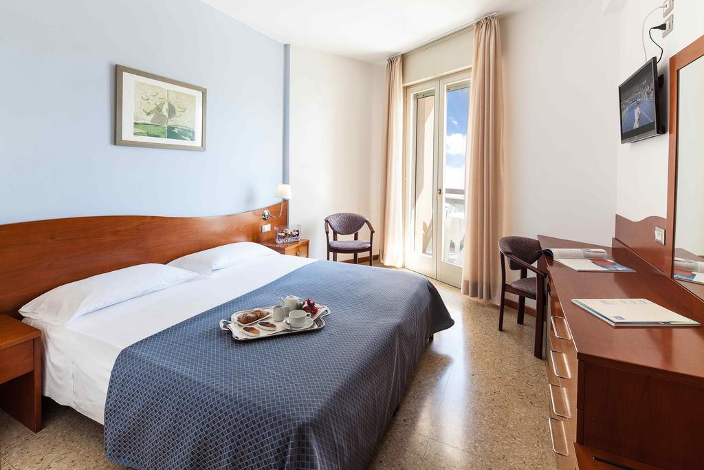 Hotel Palace Bibione Exterior photo